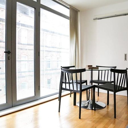 Serviced Apartment In Liverpool City Centre - Free Parking - Balcony - By Happy Days Extérieur photo