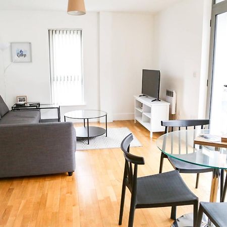 Serviced Apartment In Liverpool City Centre - Free Parking - Balcony - By Happy Days Extérieur photo