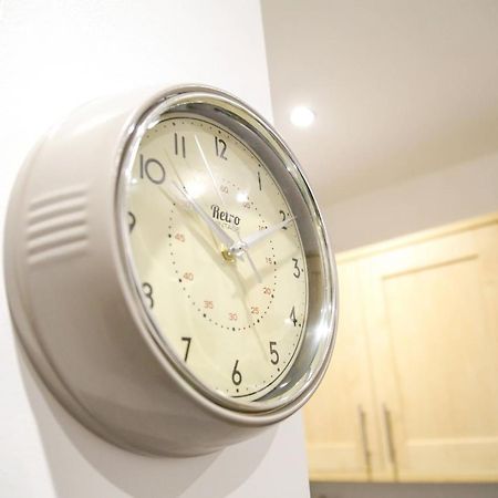 Serviced Apartment In Liverpool City Centre - Free Parking - Balcony - By Happy Days Extérieur photo