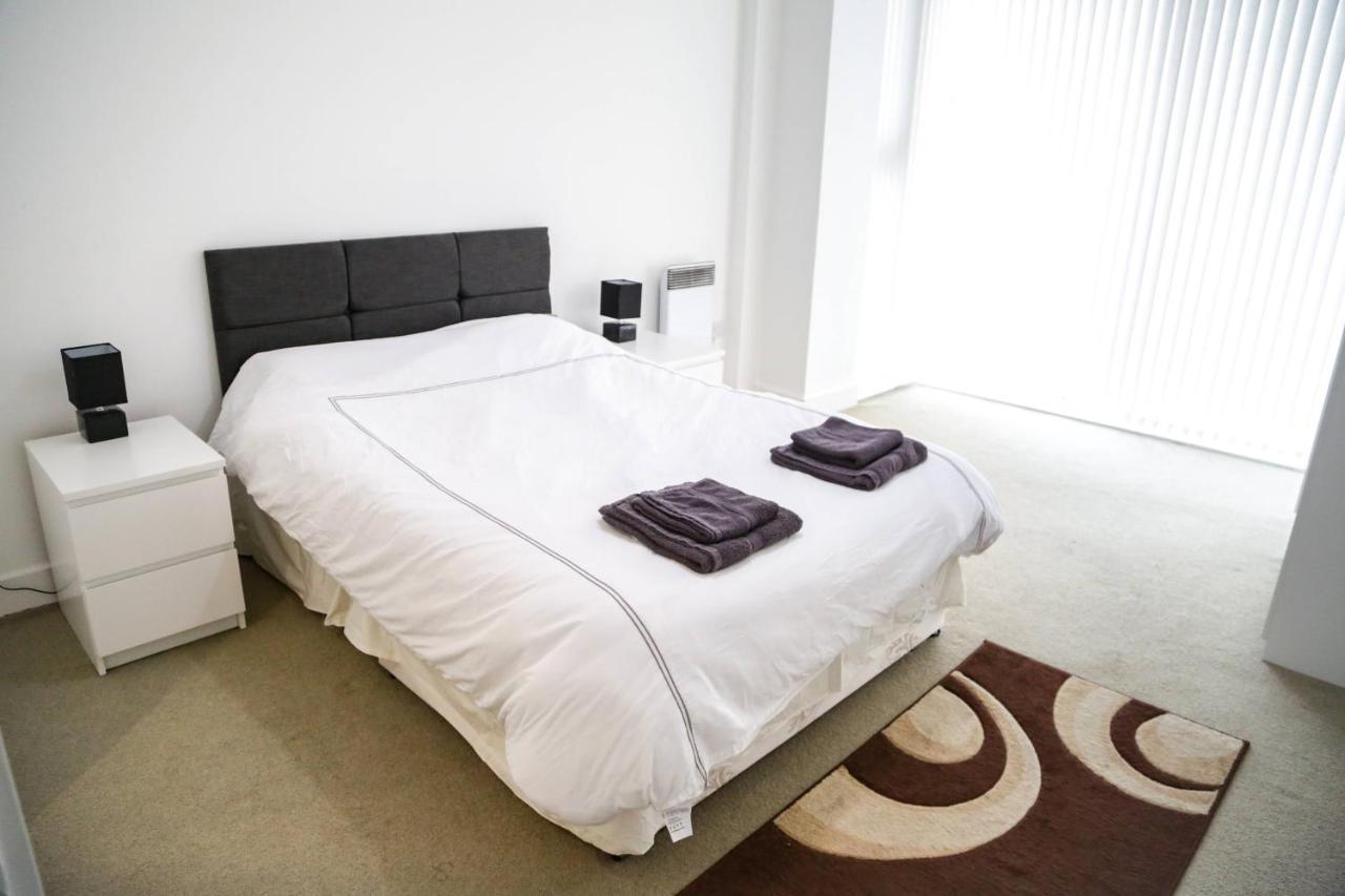 Serviced Apartment In Liverpool City Centre - Free Parking - Balcony - By Happy Days Extérieur photo
