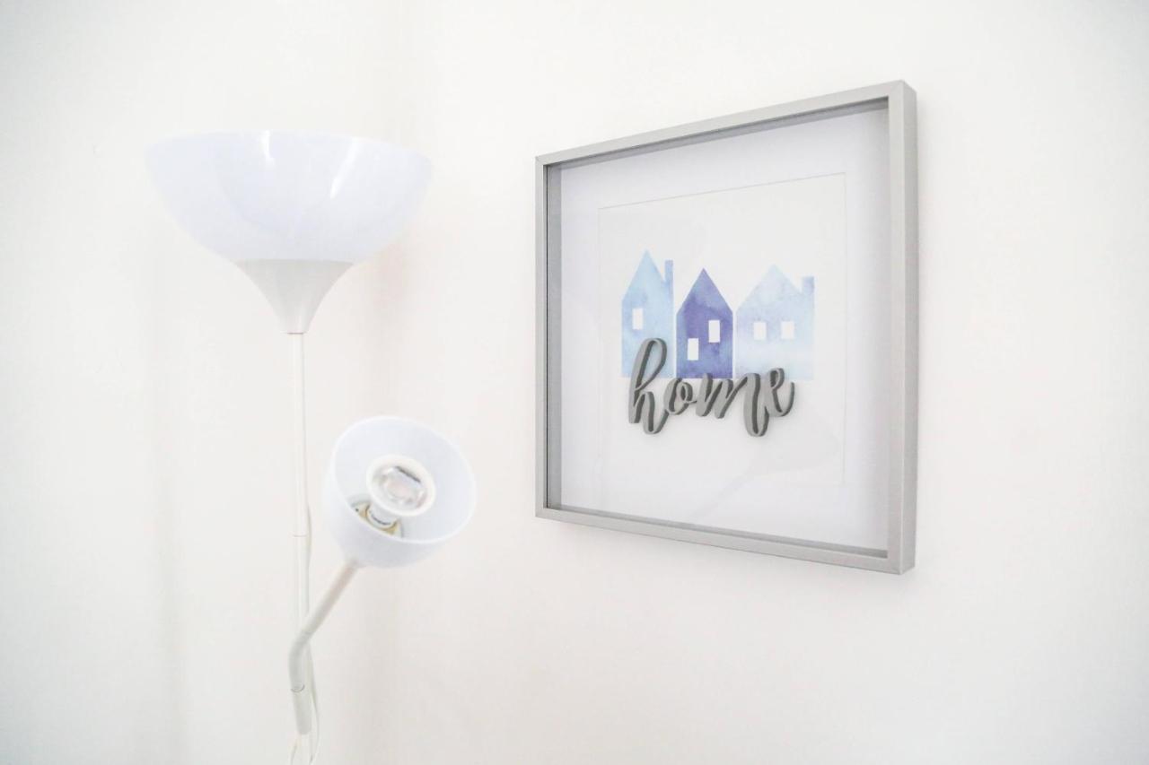 Serviced Apartment In Liverpool City Centre - Free Parking - Balcony - By Happy Days Extérieur photo